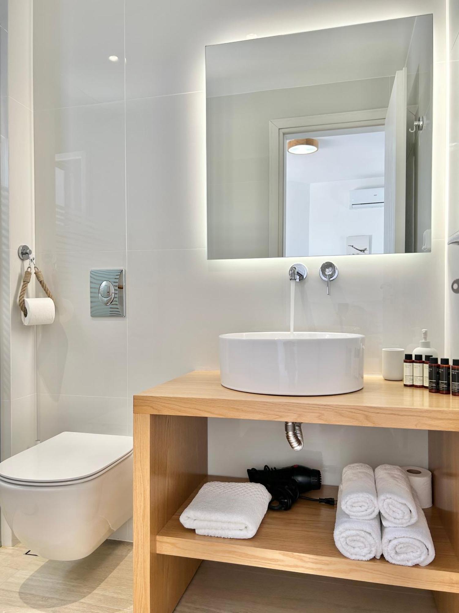 Anita Rooms & Suites Milos Adamantas  Exteriör bild